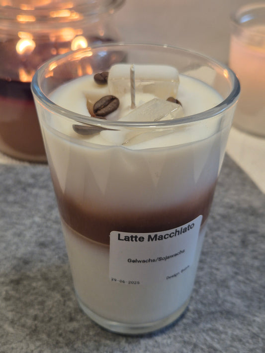 Latte Macchiato Candle Nahaufnahme cremiger Kaffeeduft vegan