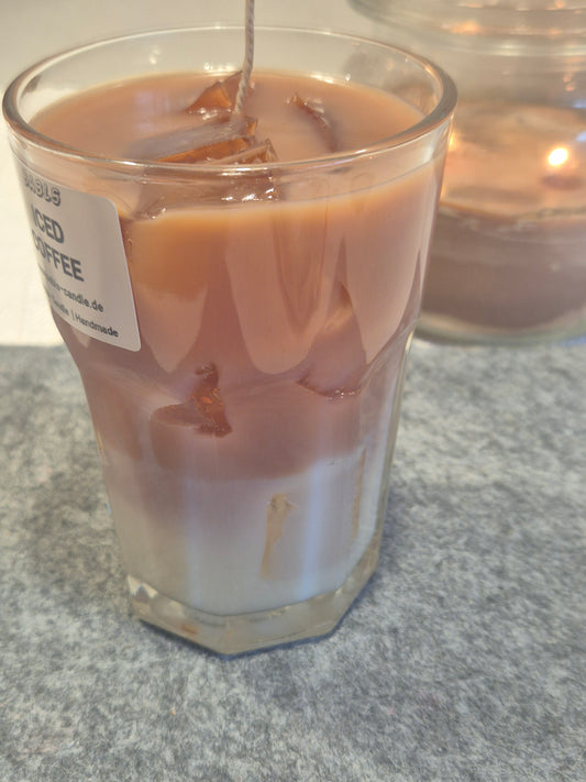 Eiskaffee Kerze Nahaufnahme braun handgemacht