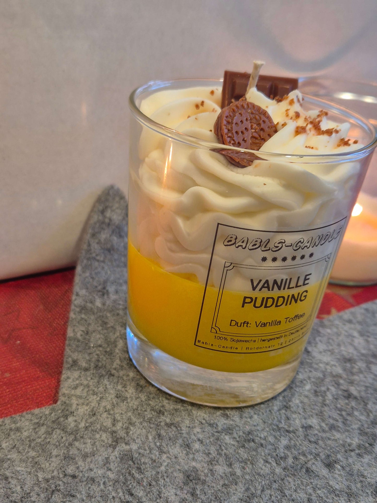 Handgemachte Vanilla Pudding Kerze Seitenansicht - Premium Sojawachs Duftkerze Made in Germany
