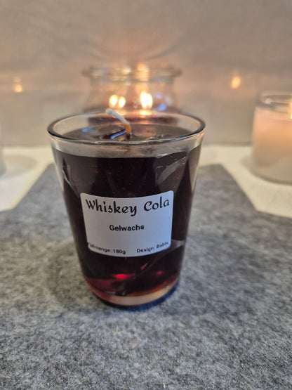 Whiskey Cola Candle Nahaufnahme braun Bar-Feeling