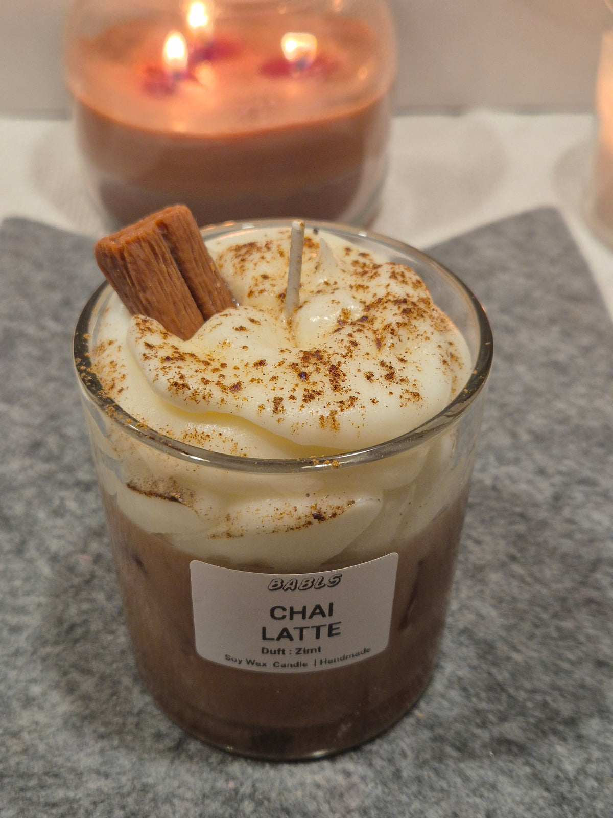"Chai Latte Kerze Detailansicht warmer Gewürzduft vegan"