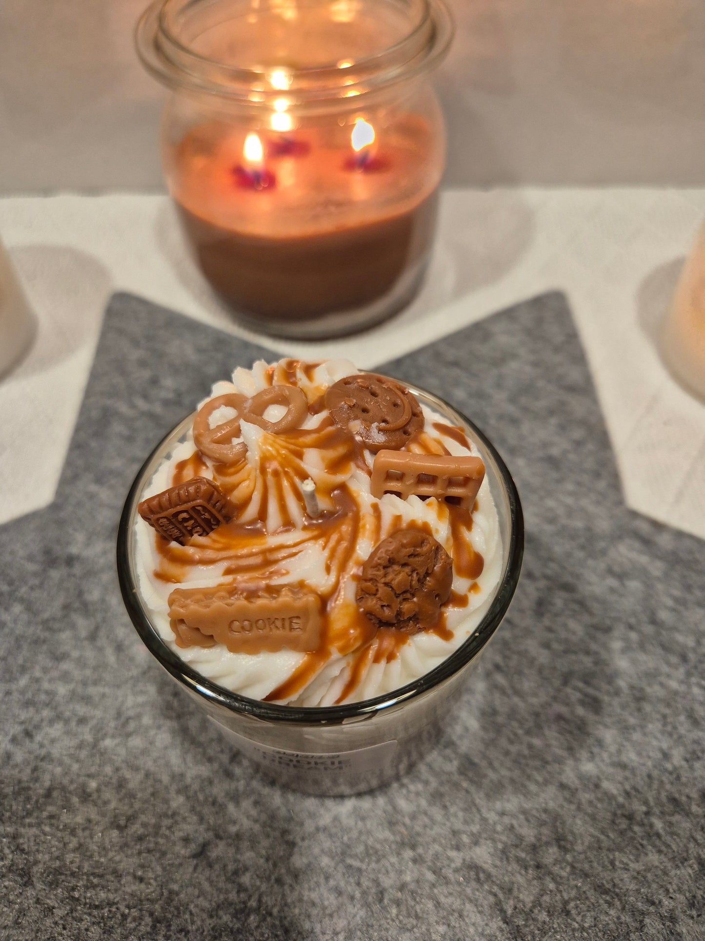 Cookie Dream Candle Detailansicht braune Farbe