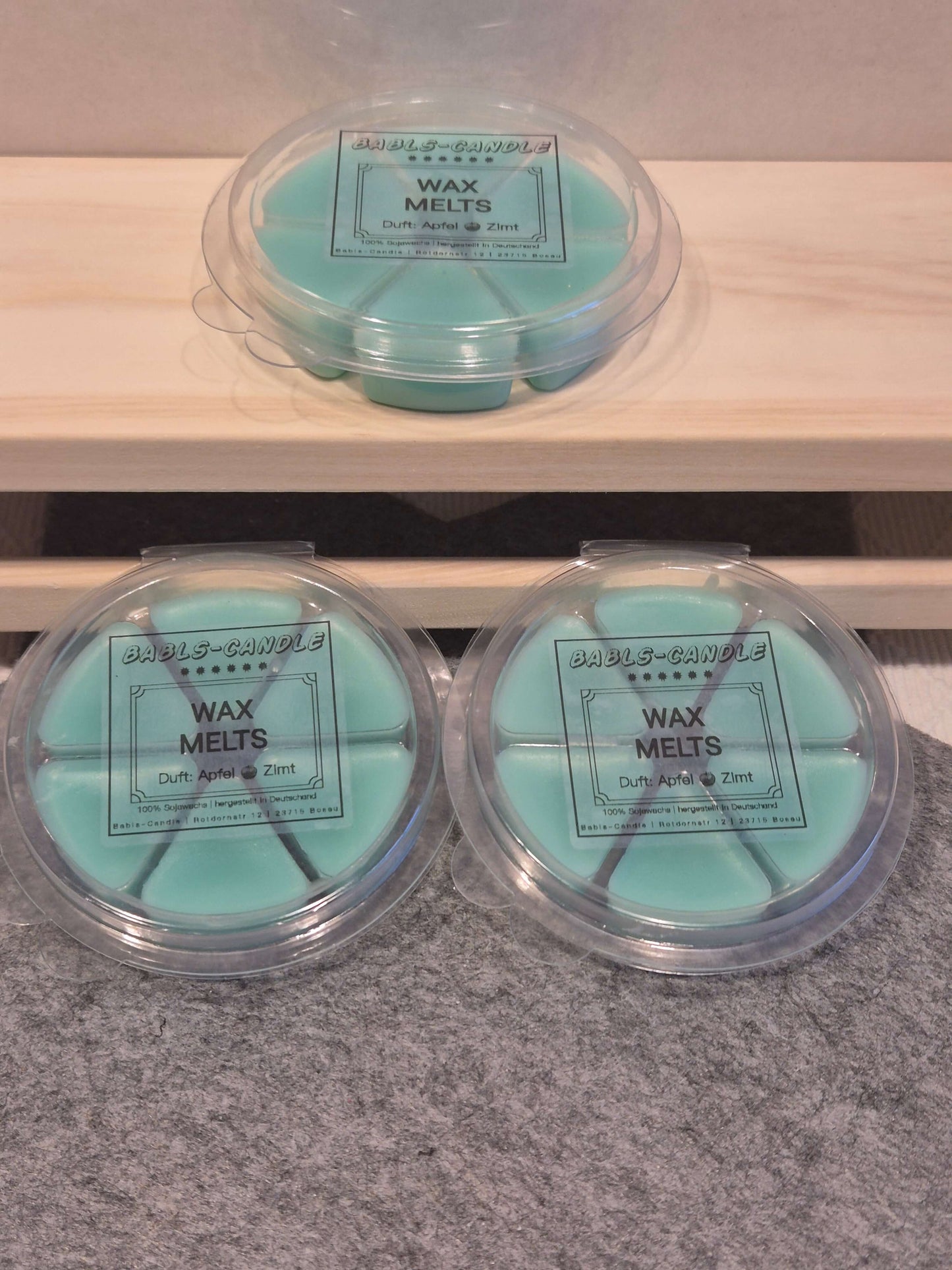 Handgemachte Wax Melts grün mit Apfel-Zimt-Duft von Babls-Candle