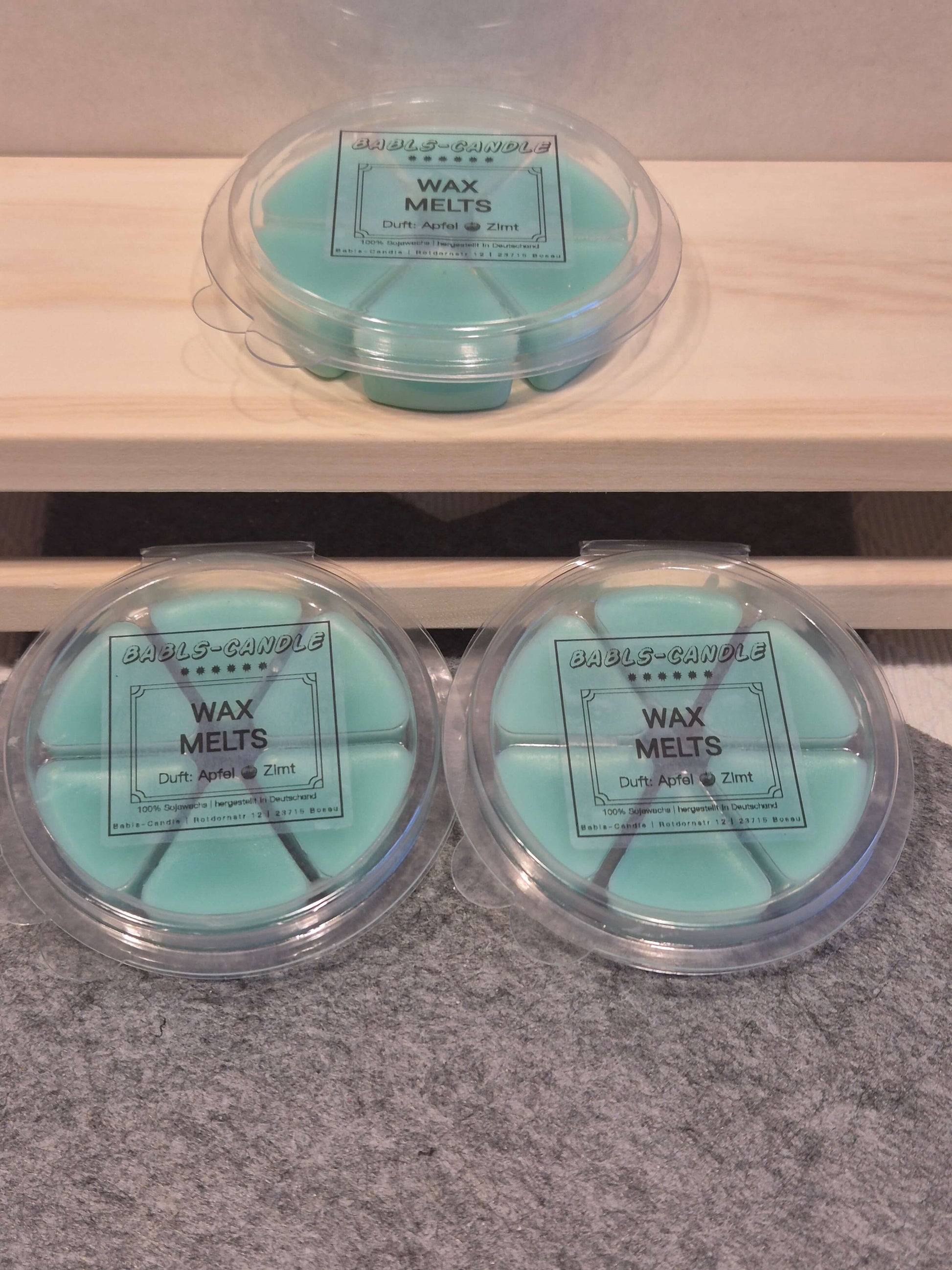 Handgemachte Wax Melts grün mit Apfel-Zimt-Duft von Babls-Candle