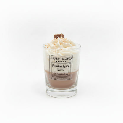 Pumpkin Spice Latte Duftkerze Draufsicht – Sojawachs mit Sahne-Topping und Zimtstange
