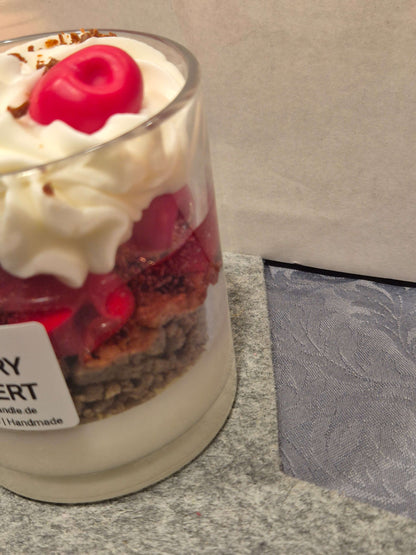 Cherry Dessert Kerze - Seitenansicht links