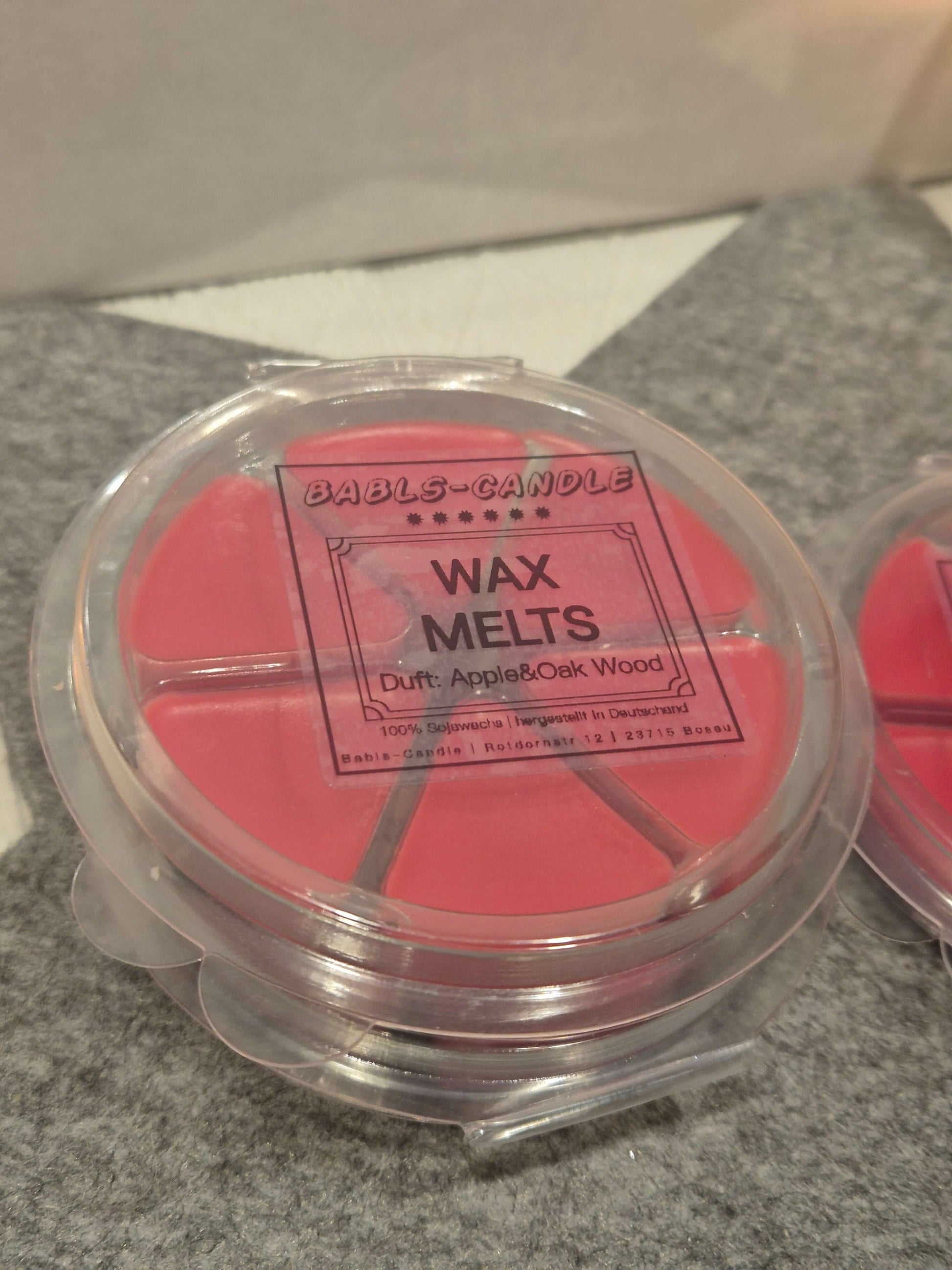 Rote Duftwachs Melts - Produktansicht