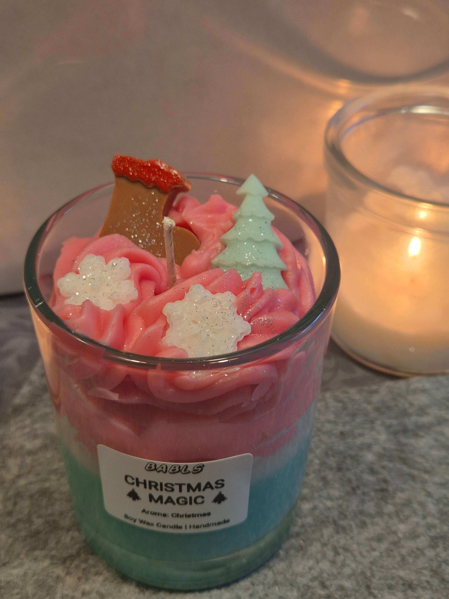 Christmas Magic Kerze Detailansicht Sternchen Deko vegan
