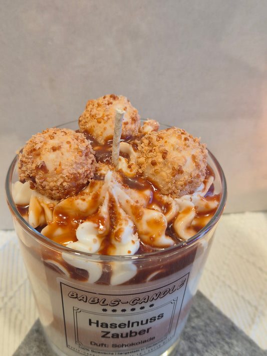 Handgefertigte Sojakerze mit Haselnussduft – warm und gemütlich