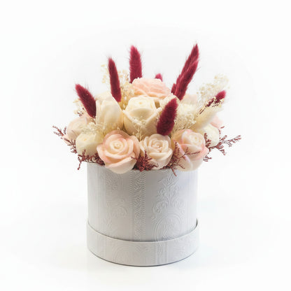 Blumenstrauß Rosa Vorderansicht – Sojawachs Kerze mit rosa Wachsrosen – Babls Candle